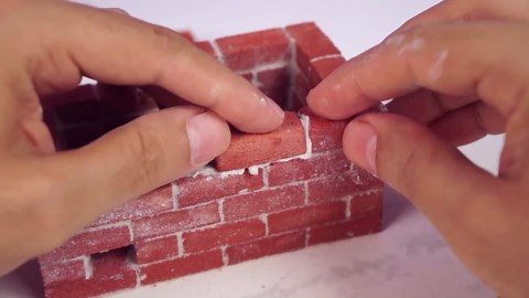 Eco Friendly Mini Water Wheel Using Recycled Materials