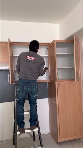 🛠️ Cómo Instalar Gabinetes en la Cocina: Remodelación Paso a Paso Parte 1🍴 | Frank Handyman