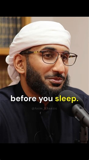 Watch This If You Struggle To Go To Sleep. 😴 💤| #asimkhan #islamicshorts #sleep #routine #quran