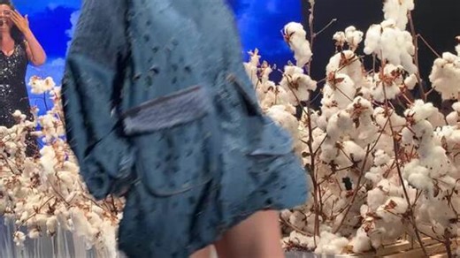 Desfile "Sou de Algodão - Tributo ao Jeans" no São Paulo Fashion Week em 2023