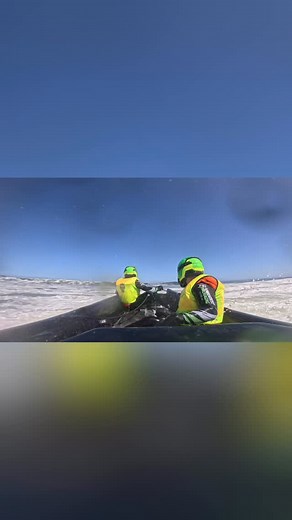 This one hit different 🥊🤕 Luckily we made it through😅 . . . #adrenaline #adrenaline #inflatableboatracing #sixgunngrilltransagulhas | Team S16 - Inflatable Boat Racing