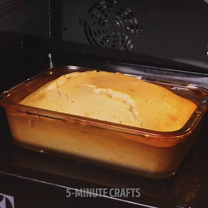 2-ingredient melted ice cream cake: | 3-Minute Hacks