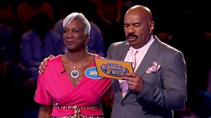 The Harris family lands $40,000 in two games! Check out Annie's victory dance! 💃🏾💰💸 #FamilyFeud #SteveHarvey | Family Feud