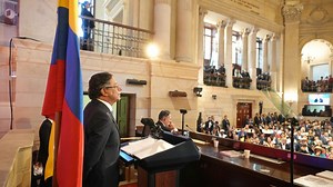 422K views · 38K reactions | Recibí un país con una inflación del más del 13% y con el 25% de crecimiento anual de los alimentos, que implicaba que se incrementara el hambre en Colombia. Hoy, en mi Gobierno, esa inflación la hemos bajado al 4,82%. ¡Un éxito enorme! | Gustavo Petro | Facebook