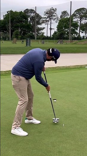 Putting with a LAB Direct Force Broom Handle putter