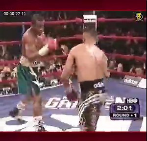 5.6K views · 85 reactions | Naseem Hamed vs Kevin Kelley 磊 One of the Greatest Dancing Boxers in history 藍藍 | Street Fight Europe | Facebook