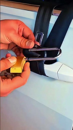 Life hack How to lock door Car #lifehacks #doors #car #lock