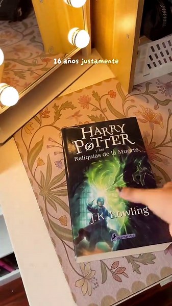 Tour por mis estanterias de libros 📚✨🫶🏻 #books #booktok #libros #bookstan #bookshelf