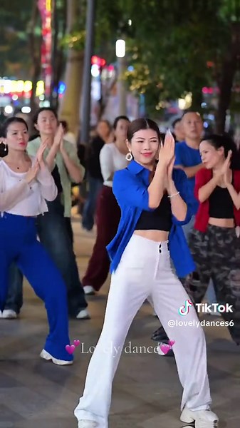 Beautiful dancing girls💃🏼 #dance #dancechallenge #happydance #trending #tiktok