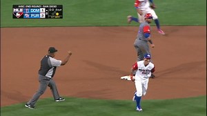 “El Mago” magic 🪄 Javy Báez pulled off this NO-LOOK TAG in the 2017 World Baseball Classic! | World Baseball Classic