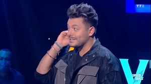 1M views · 10K reactions | #vtep #memories Kev Adams transporte une agrafeuse dans son sac à main ?! 藍 | Vendredi tout est permis avec Arthur | Facebook