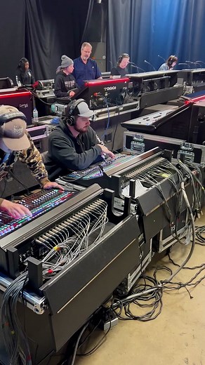 It’s #digitalconsoles 2 week, and the senior #livesound class is working on its final mixes! Graduation 🎓 is march 31! #soundengineer #digitalmixer #audioengineering #livemixing #mixing #blackbirdacademy #blackbirdstudios #foryou #fyp #fypage #fypシ゚viral
