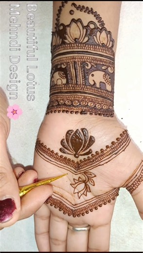 Beautiful Lotus Mehndi Design 🌸 Easy Arabic Henna #shorts #mehndi #shortvideo