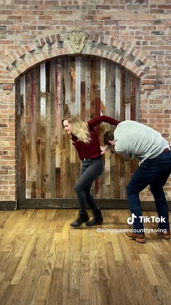 Country Dance Tunnel Tutorial: Fun Moves for Couples