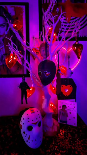 Valloween tree tour decorated with all your faves 🔪🩸 Cre: grimwreath | Halloween Fall