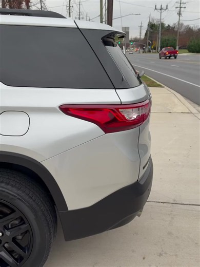 🔥🔥 THIS IS OUR NEW 2019 CHEVROLET TRAVERSE 1LT AWD 🔥🔥 🚨 ONLY 84K MILES 🚨 Beautiful and spacious SUV! This Traverse is a great combination of comfort, style, and performance. AWD makes it a great choice for everyday driving and family trips. 🚙🔥 ✅ INSPECTED ✅ RUNS & DRIVES GREAT ✅ ENGINE GREAT ✅ TRANSMISSION GREAT ✅ BEAUTIFUL SUV ✅ AWD ✅ 84K MILES ✅ 1 YEAR WARRANTY ⚠️ REBUILT TITLE 💰 PRICE: $15,900 💳 FINANCING AVAILABLE ✔️ We finance with Social Security Number or Tax ID ✔️ Down payment 