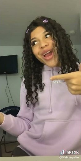 TikTok - MY BUTT CHEEKS JIGGLE WHEN I FART