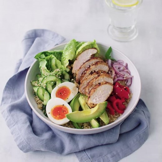 Chicken Salad Bowl with Avocado and Chickpeas