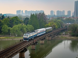 狮子机后双层检，我怎么会做这样的梦！57984带国铁集团双层原色检998947西善桥接近 2024.4.12