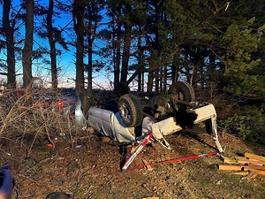 1 dead, 3 injured after single-vehicle crash in Carroll County