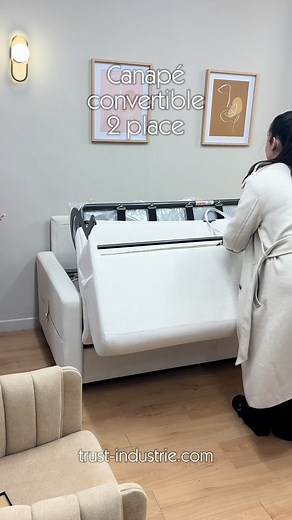Découvrez le canapé clic-clac, idéal pour allier confort et fonctionnalité dans votre salon ! 💫#Canapé | Trust Industrie