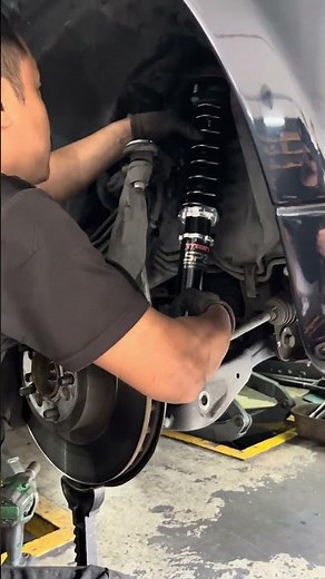 RANGE ROVER SPORT On TiTAN Suspension's SP-3 Coilover Suspension Kit