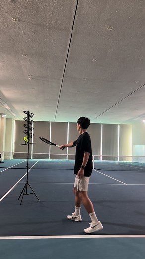 Mastering the One-Handed Backhand in Tennis