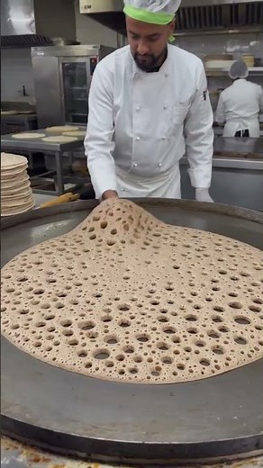 "Tiny Grain → World's Famous Injera 🇪🇹" #shourts #eritrian #foodie #indianfood #traditionalcuisine