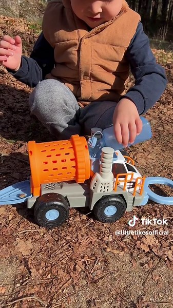 Here’s one to add to the holiday list! Little Tikes Big Adventures Ultimate Explorer Sets are now @Costco Wholesale! These 3-packs are packed with so much stem-learning fun and include exclusive vehicles you won’t find anywhere else - get yours now! #littletikes #bigadventures #stemlearning #stemtoys