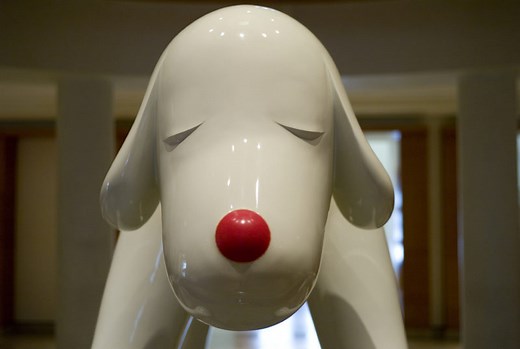Yoshitomo Nara’s shining dog sculptures – What you should know