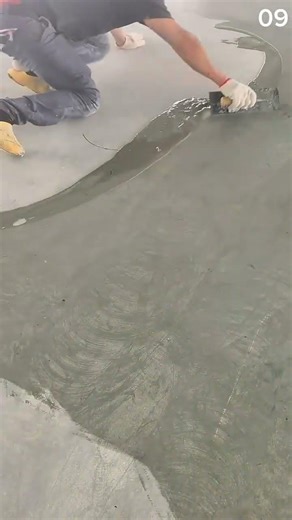 Liquid leveling technique for coating floors