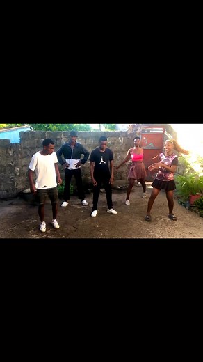 297K views · 10K reactions | Coisas leves || Marllen Preta Negra || #ilimitados_dance #fyp || #challenge | Bäilärïnö Fästhy | Facebook