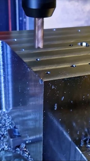 18K views · 722 reactions | The Life and Death of a Chinese Cutter #cncfrezar #cnc #cncmill #crash #fail #cncmachining #fyp #chips | Cnc Frezar | Facebook