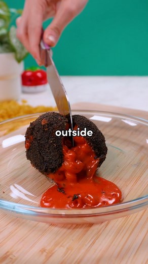 Can I make LAVA Mac and Cheese?! ✨Recipe: Ingredients: • 8 oz elbow macaroni • 2 tbsp butter • 1 tsp paprika • 1 tsp salt • 1 tsp black pepper • 2 tsp garlic powder • 2 tbsp flour • 1 can evaporated milk • 8 oz Velveeta cheese • 12 oz mozzarella cheese • 2 packet Buldak ramen seasoning • 4 eggs (for coating) • 2 cup all-purpose flour • 1 cup breadcrumbs • 1 cup Flaming Hot Cheetos, crushed • Black food coloring (optional) • Oil, for frying Directions: 1. Cook the elbow macaroni until al dente. D