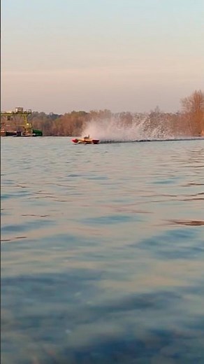 Hydro & Marine Xzess II - RC Outrigger