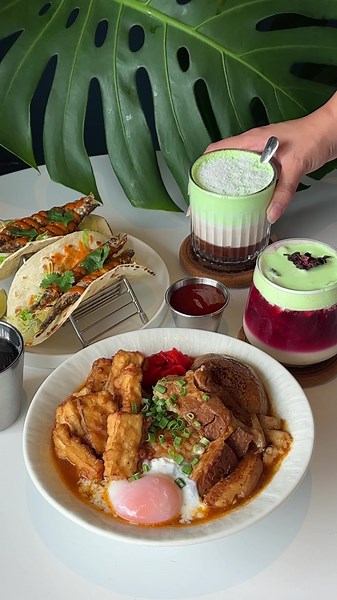 4th Anniversary Seasonal Menu 🌮🍹🥘 If the boss from Navy Specialty Coffee saw this post, please made the Braised Pork Belly rice into permanent item please, cuz it taste so good😭 yes the item I shown on video above is a special menu available *exclusively* for their 4th anniversary at Navy Arena Curve Brunch 🎉🎉🍰 🥘 Braised Pork Belly Rice RM26 🌮 Tom Yum Shishamo RM24 🌹 Roselle Milk Tea RM18 🌴 Penang Cendol RM18 All these limited-time dishes are bursting with flavor & made just for this 