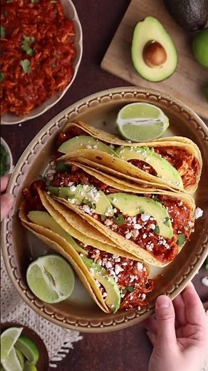 Instant Pot Chicken Tinga Tacos | My Rad Kitchen