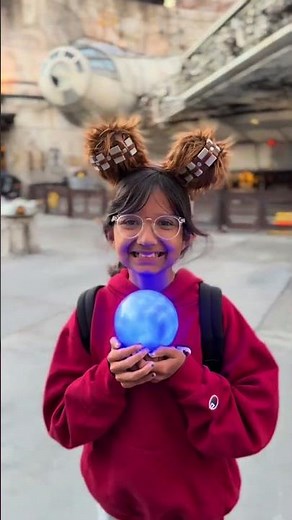 Come with me to celebrate Star Wars Life Day at Disneyland Wars Parks