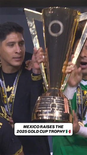 38K views · 1.4K reactions | Coming in at No. 7 in our Top 10 Videos of the Year is Mexico lifting the CONCACAF Gold Cup trophy  Happy Holidays from FOXSoccer ❤️⚽️ | FOX Soccer | Facebook