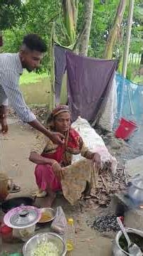 The Heartbreaking Story of a Poor Woman | No Home, Struggling for Survival