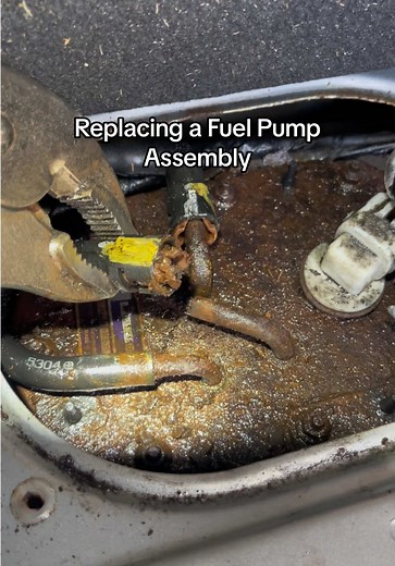 I filmed this back in March, a few months before I decided to start consistently posting on this account. Didn’t have much confidence behind the camera and didn’t even feel confident enough in this footage to edit it for a video. Crazy that this is almost a year ago. Btw this shotty fuel pump job is still holding strong #wrx #carrepair #subaru #impreza #fuelline