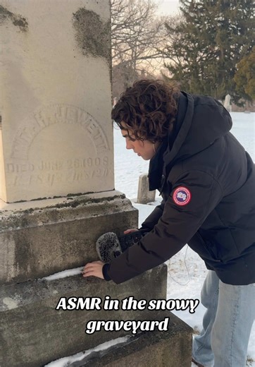 ASMR in the snowy graveyard❄️🪦#asmr #graveyard #cemetery #asmrsounds #tapping