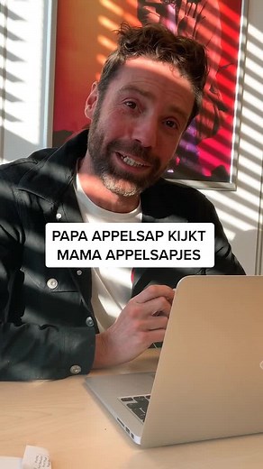 Reacting to Mama Appelsap VJ Mix with Allysha van Dijk
