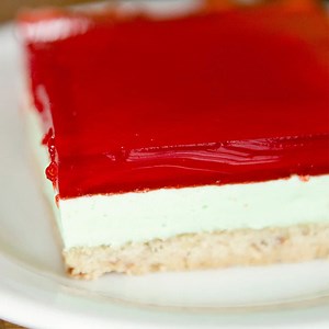 Layered strawberry lime dinner jell-o