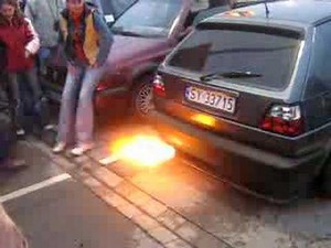 Palenie rury wydechowej :D