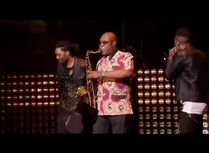 Le 14 septembre 2014, Papa Manu Dibango - Officiel accompagnait le groupe X-Maleya à l'Olympia de Paris 🎶 "Le Corona tue, protégeons-nous et protégeons les autres. Observons les mesures de prévention" #ManuEtLaNouvelleGénération #237RaisonsDexceller | School Mo by Bimstr