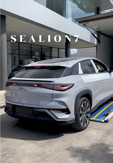 Discover the BYD Sea Lion 7 Electric Vehicle