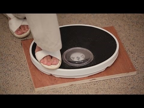 Reading a scale that weighs in pounds - 2nd grade math lesson