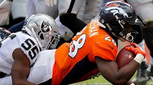 Royce Freeman barrels into the end zone for 1-yard TD