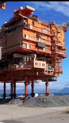 57K views · 2.7K reactions | Crescent Petroleum Careers 2025 | Explore Offshore & Drilling Jobs in UAE’s Oil & Gas Industry... #CrescentPetroleum #UAEJobs #OilAndGasCareers #DubaiJobs #OffshoreJobs #DrillingJobs #GulfCareers #JobVacancy2025 #CareerInUAE Disclaimer: ⚠️ This post is for informational purposes only. Crescent Petroleum’s official website should be visited for job applications and updates. | Job Street Mehak | Facebook